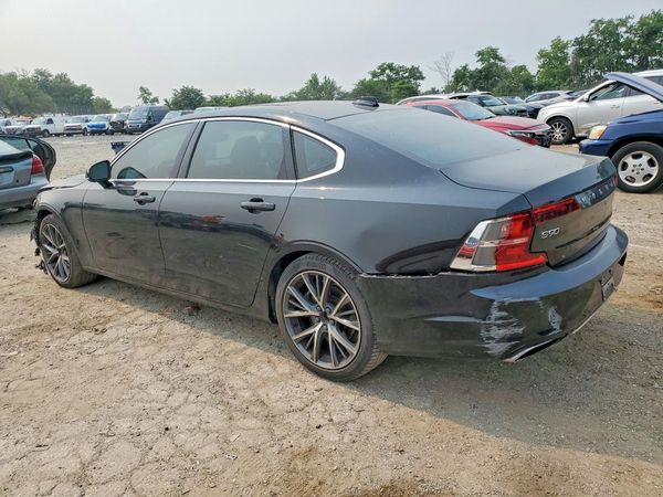 2018 VOLVO S90 Momentum