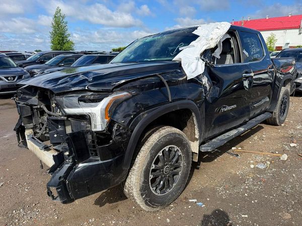 2023 TOYOTA TUNDRA Limited