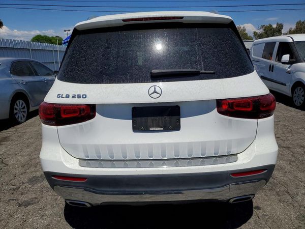 2021 MERCEDES-BENZ GLB GLB250
