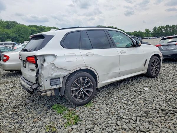 2021 BMW X5 M50i