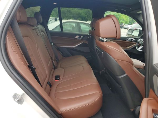 2021 BMW X5 M50i