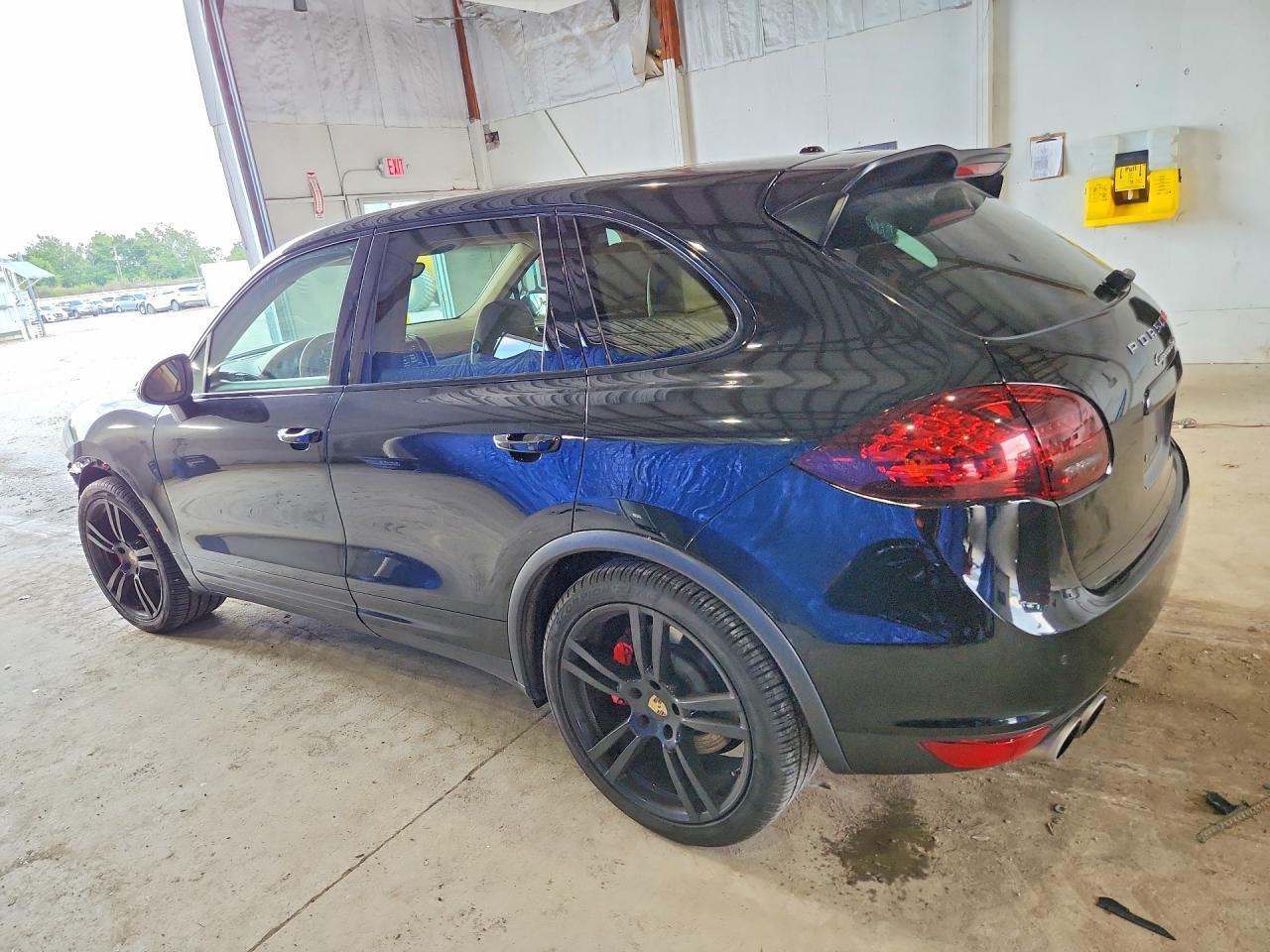 2013 PORSCHE CAYENNE Turbo