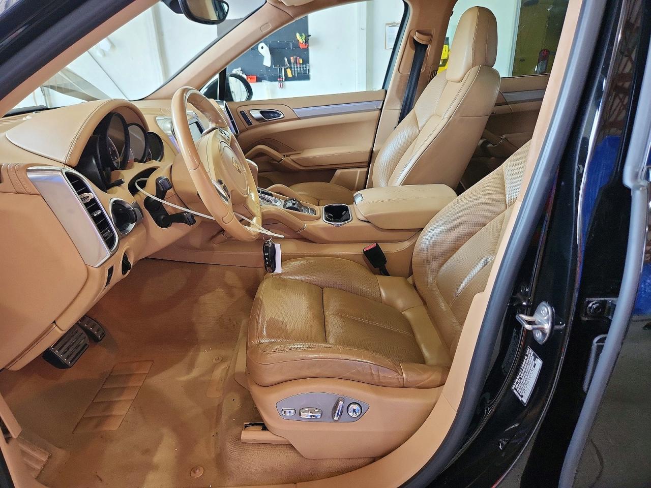 2013 PORSCHE CAYENNE Turbo