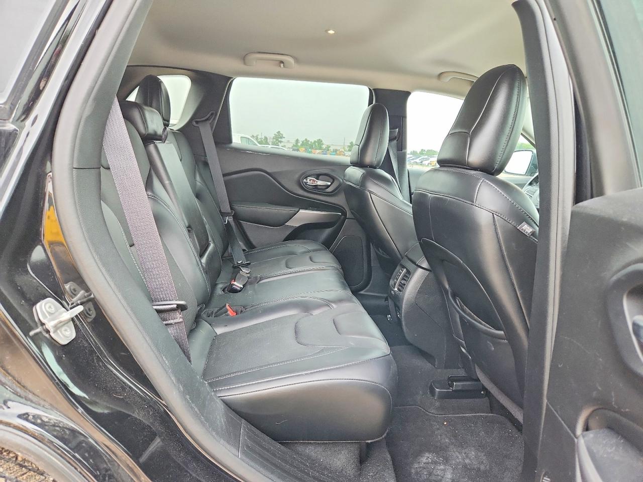 2021 JEEP CHEROKEE LATITUDE LUX 4X2