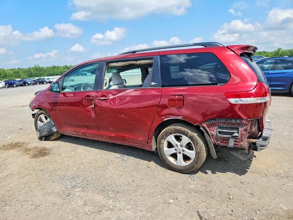 2014 TOYOTA SIENNA