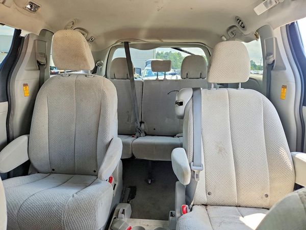 2014 TOYOTA SIENNA