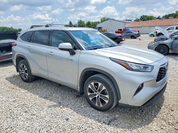 2020 TOYOTA HIGHLANDER XLE
