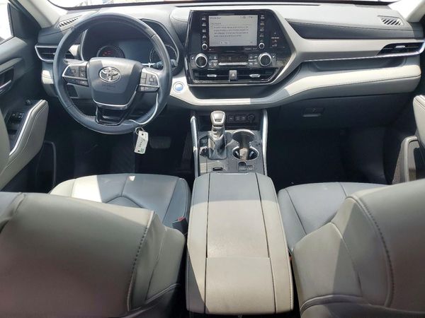 2020 TOYOTA HIGHLANDER XLE