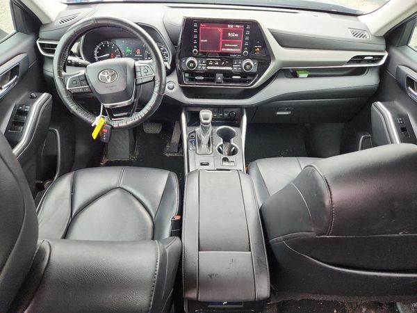 2021 TOYOTA HIGHLANDER XLE