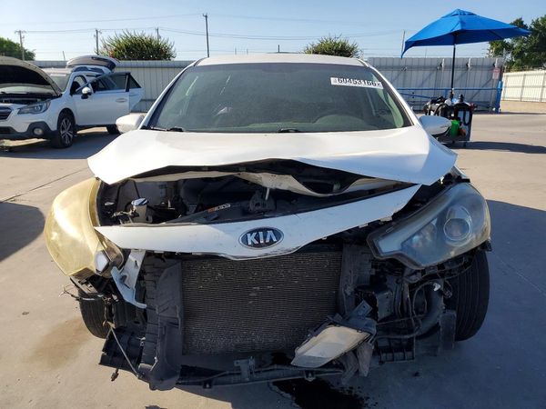 2016 KIA FORTE GL (Middle-Low Grade)