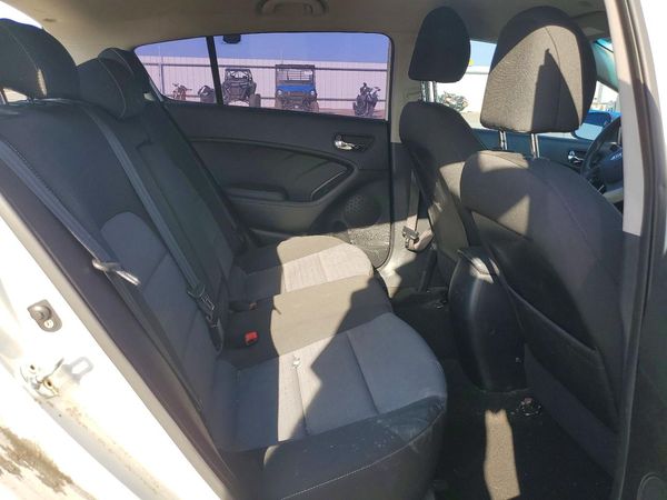 2016 KIA FORTE GL (Middle-Low Grade)