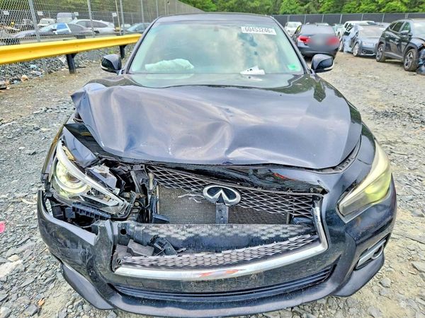 2015 INFINITI Q50