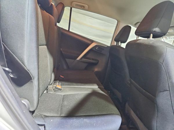 2018 TOYOTA RAV4 LE