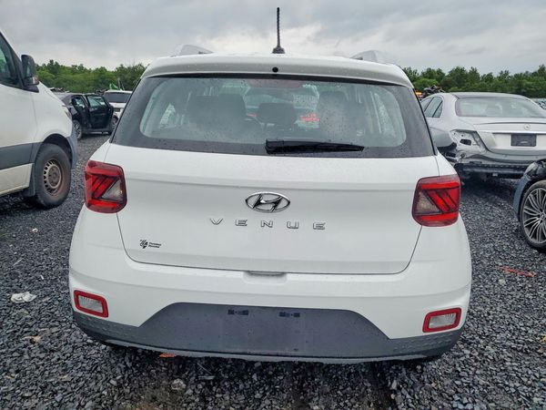 2026 HYUNDAI VENUE SEL, SEL w/ 2-Tone Roof