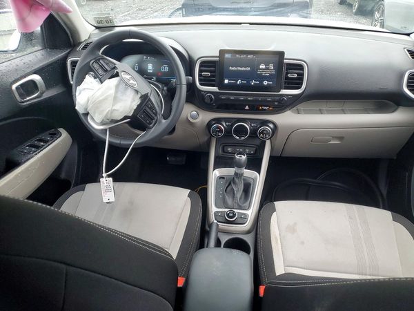 2026 HYUNDAI VENUE SEL, SEL w/ 2-Tone Roof