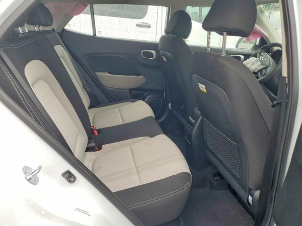 2026 HYUNDAI VENUE SEL, SEL w/ 2-Tone Roof