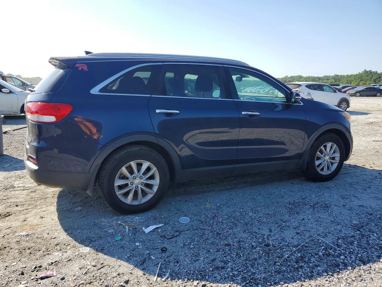 2016 KIA SORENTO L / LX