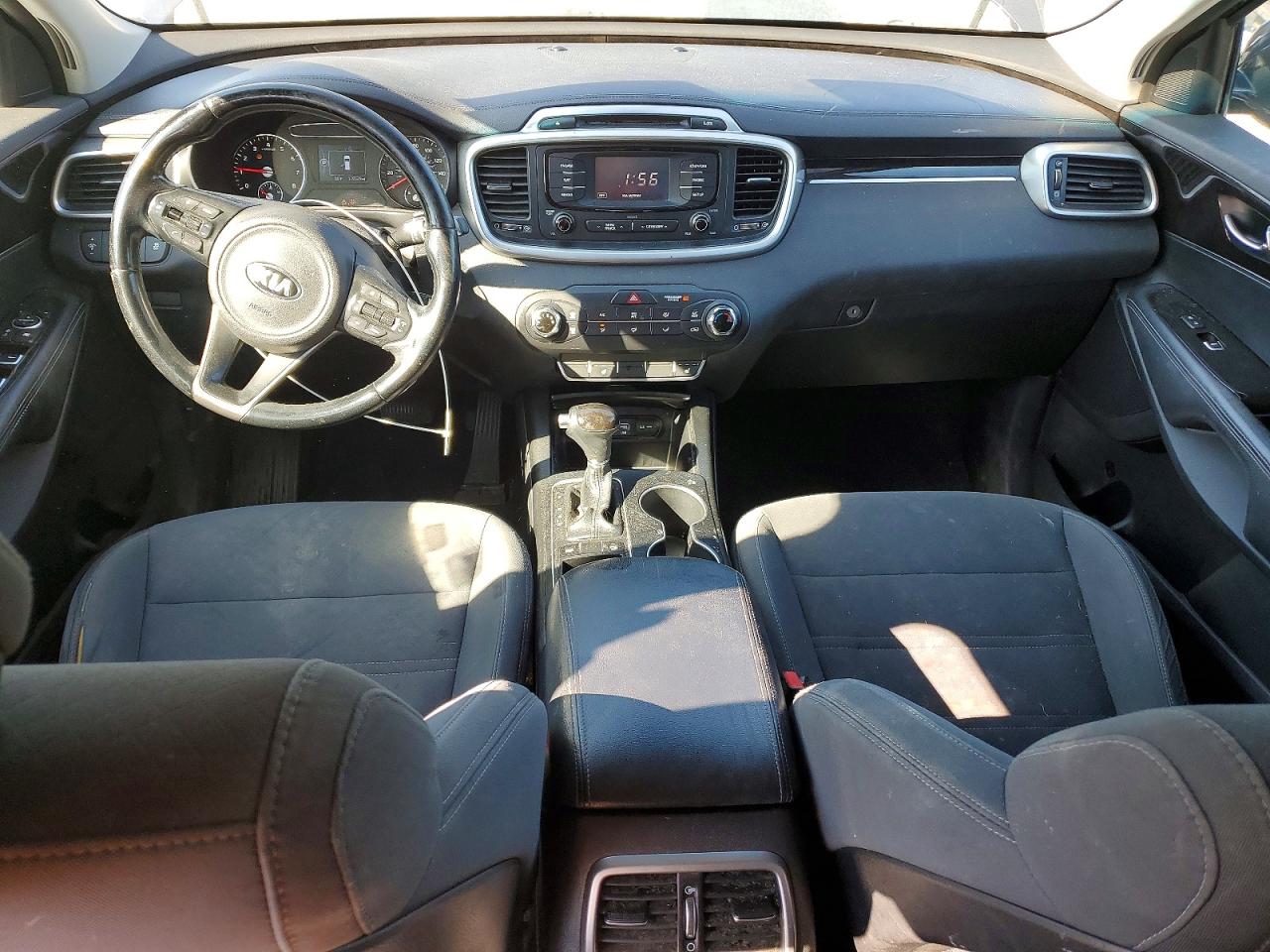 2016 KIA SORENTO L / LX