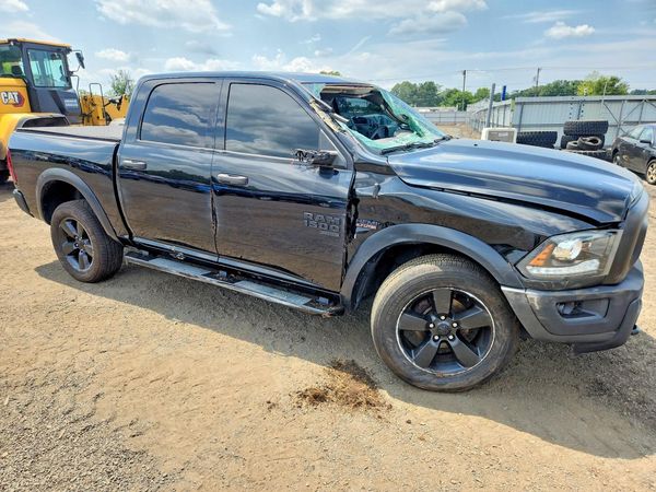 2020 RAM 1500 CLASSIC SLT — Passenger 3/4