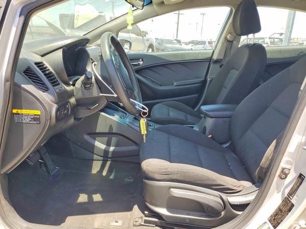 2016 KIA FORTE GL (Middle-Low Grade)