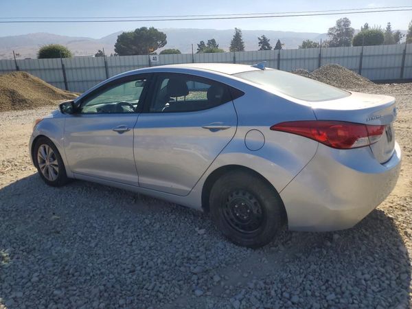 2012 HYUNDAI ELANTRA