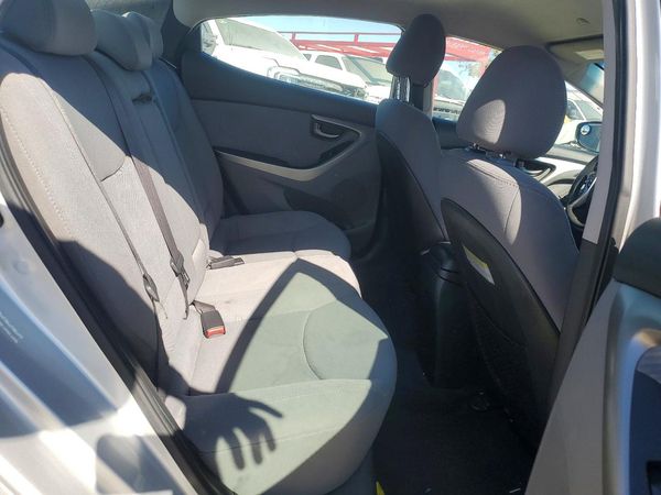 2012 HYUNDAI ELANTRA