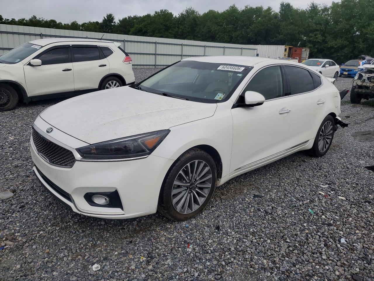 2017 KIA CADENZA Premium