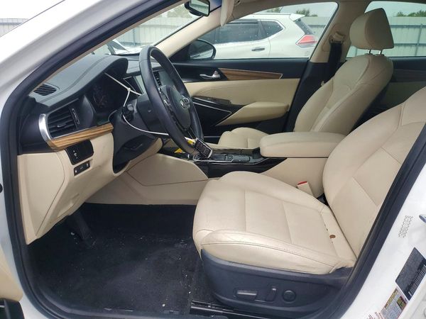 2017 KIA CADENZA Premium