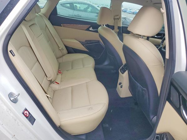 2017 KIA CADENZA Premium