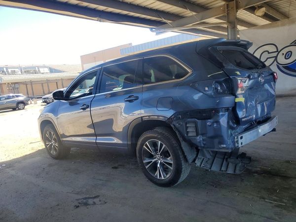 2018 TOYOTA HIGHLANDER LE
