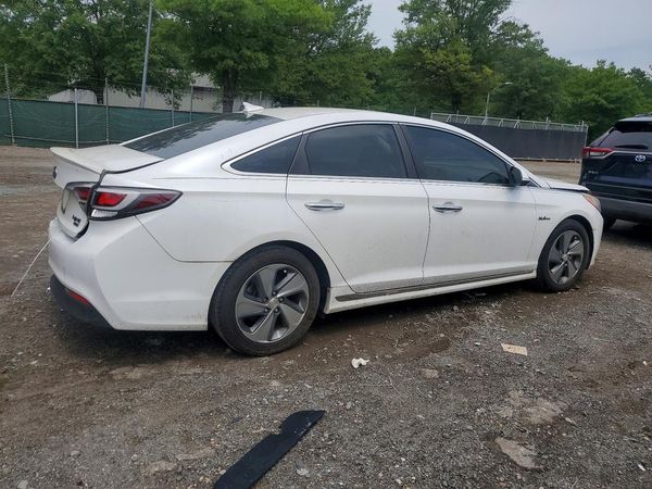2016 HYUNDAI SONATA GLS (Middle)
