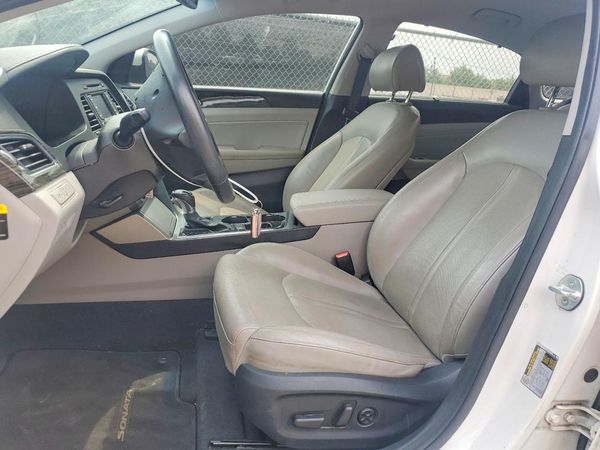 2016 HYUNDAI SONATA GLS (Middle)