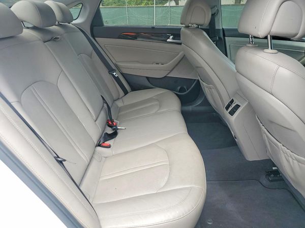 2016 HYUNDAI SONATA GLS (Middle)
