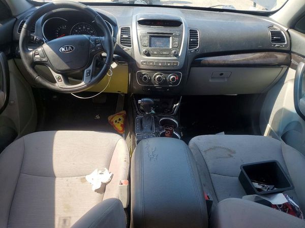 2014 KIA SORENTO Base/ LX