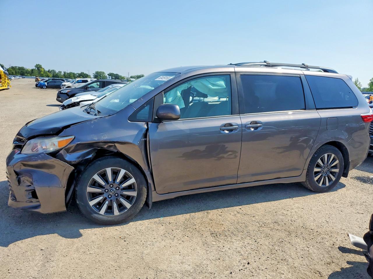 2019 TOYOTA SIENNA LE
