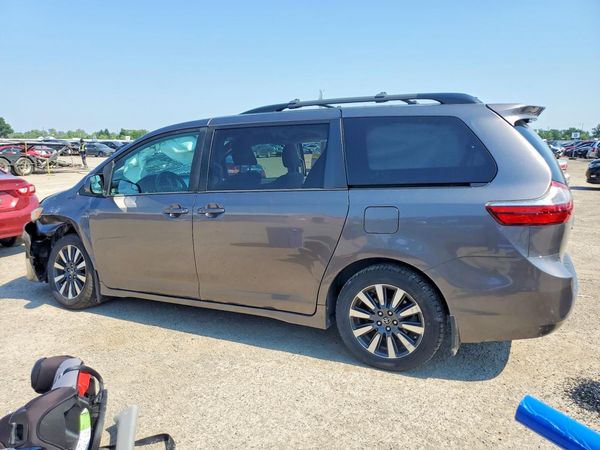 2019 TOYOTA SIENNA LE