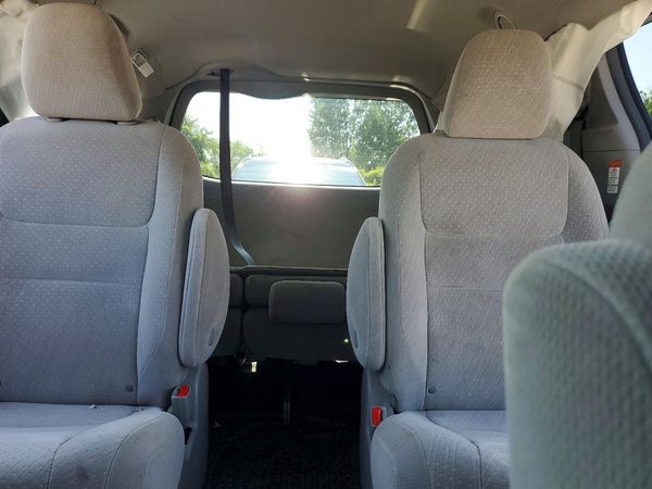 2019 TOYOTA SIENNA LE
