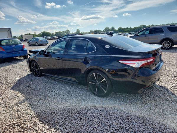 2020 TOYOTA CAMRY XSE