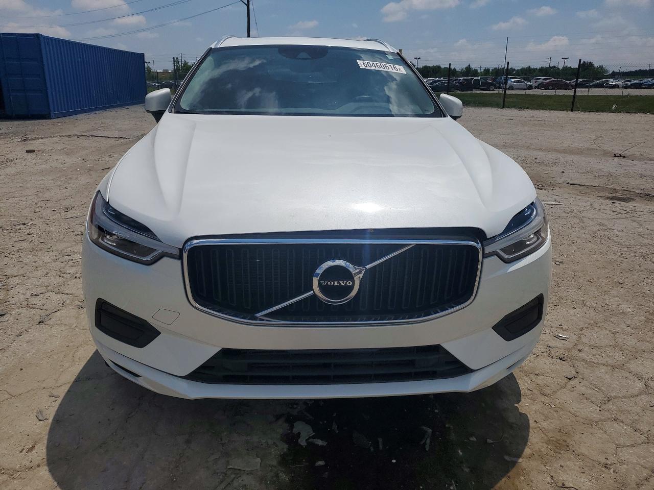 2018 VOLVO XC60 Momentum