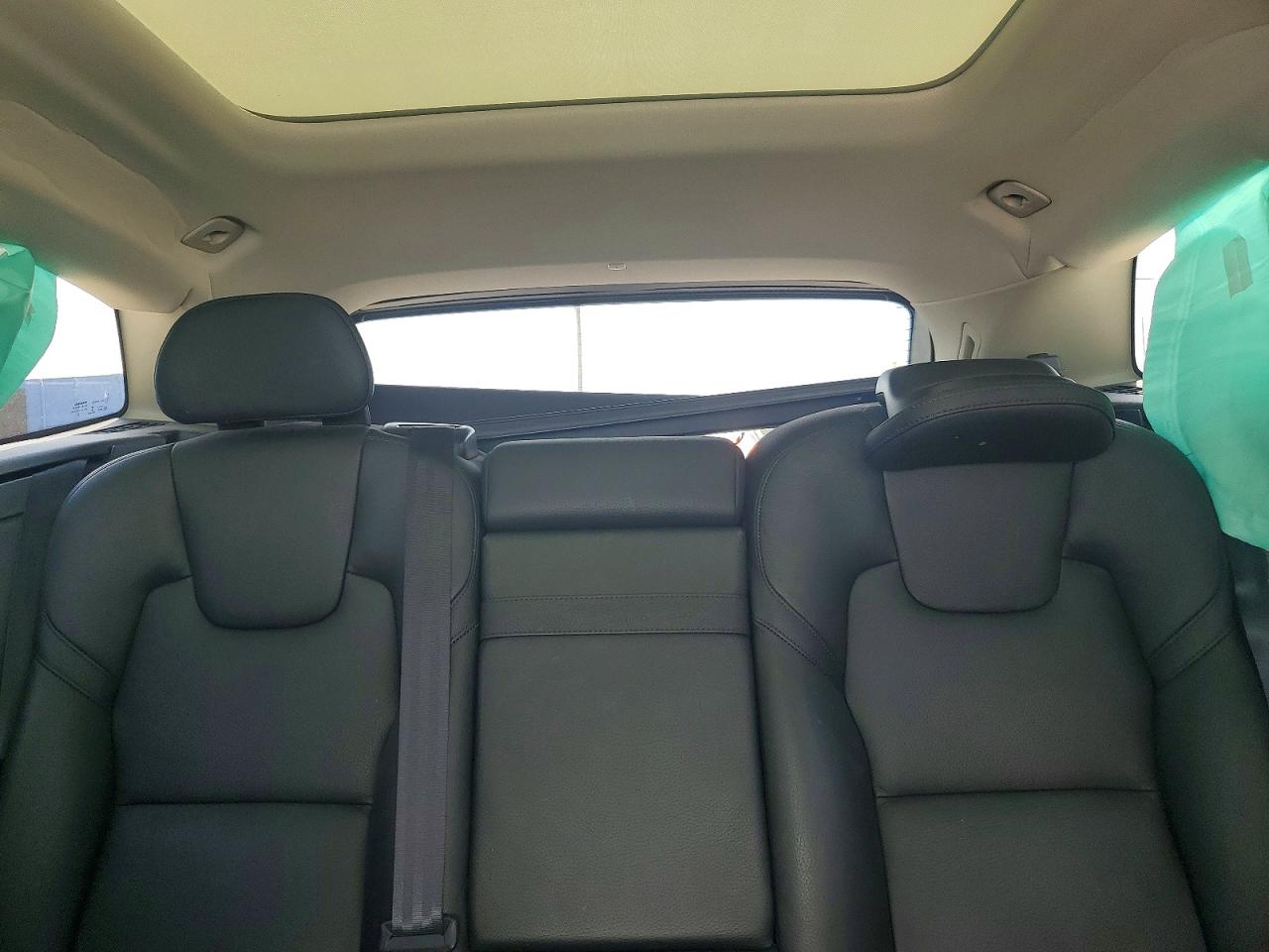2018 VOLVO XC60 Momentum