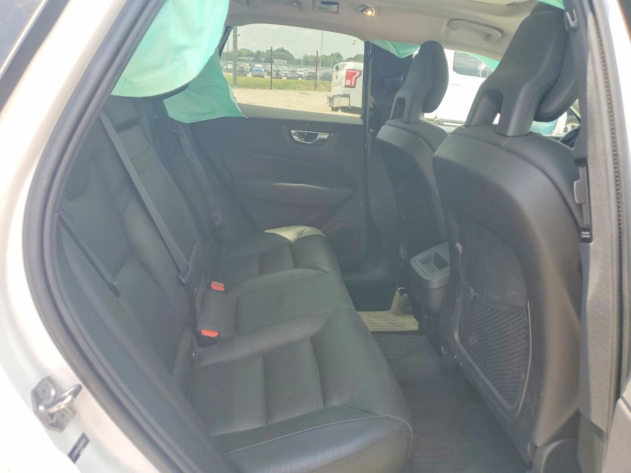 2018 VOLVO XC60 Momentum