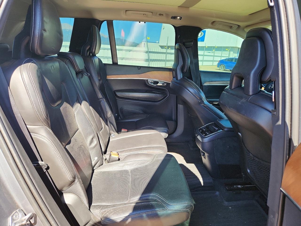 2016 VOLVO XC90