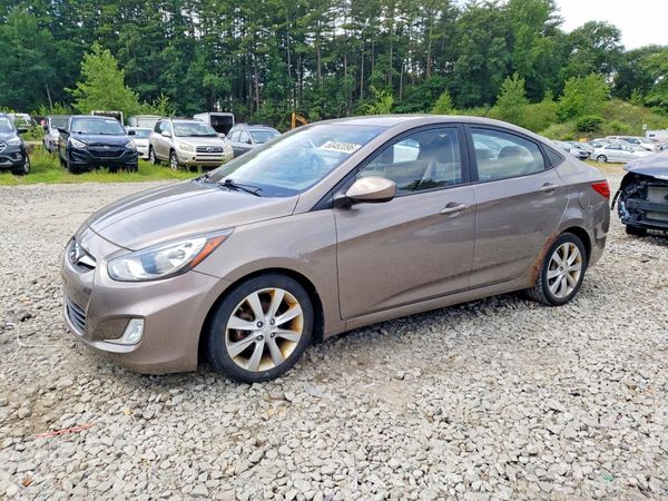 2013 HYUNDAI ACCENT GLS Premium/ SE
