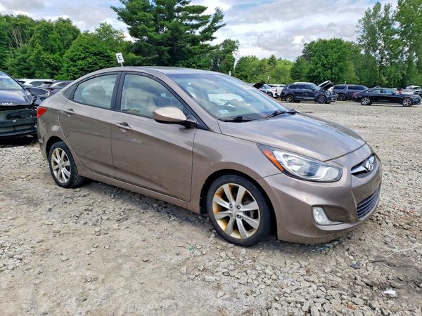 2013 HYUNDAI ACCENT GLS Premium/ SE