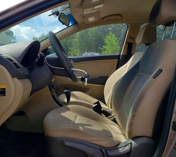 2013 HYUNDAI ACCENT GLS Premium/ SE