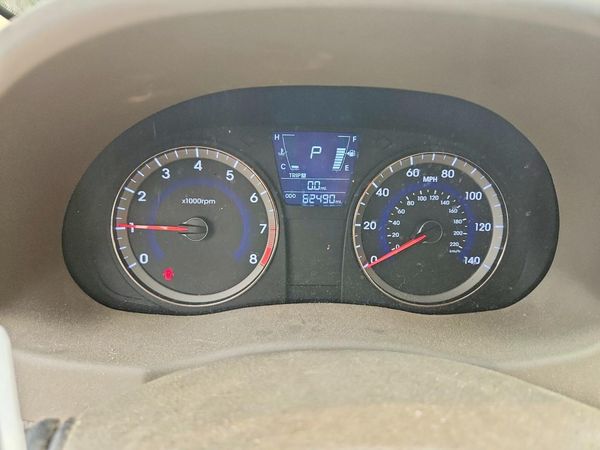2013 HYUNDAI ACCENT GLS Premium/ SE