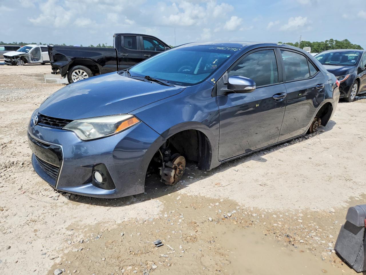 2015 TOYOTA COROLLA