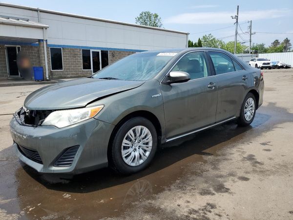 2014 TOYOTA CAMRY