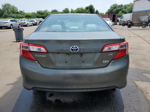2014 TOYOTA CAMRY