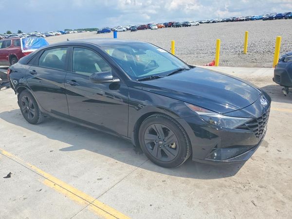 2022 HYUNDAI ELANTRA